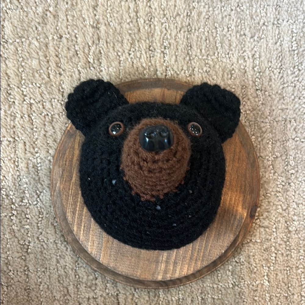 Black and Brown Bear Wall Decor